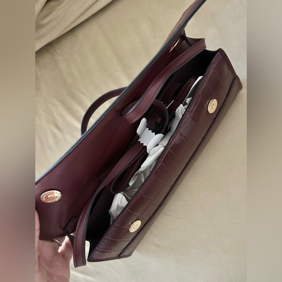 H&M Crocodile-Embossed Rectangular Clutch / Crossbody Bag Burgundy NWT - Picture 8 of 8